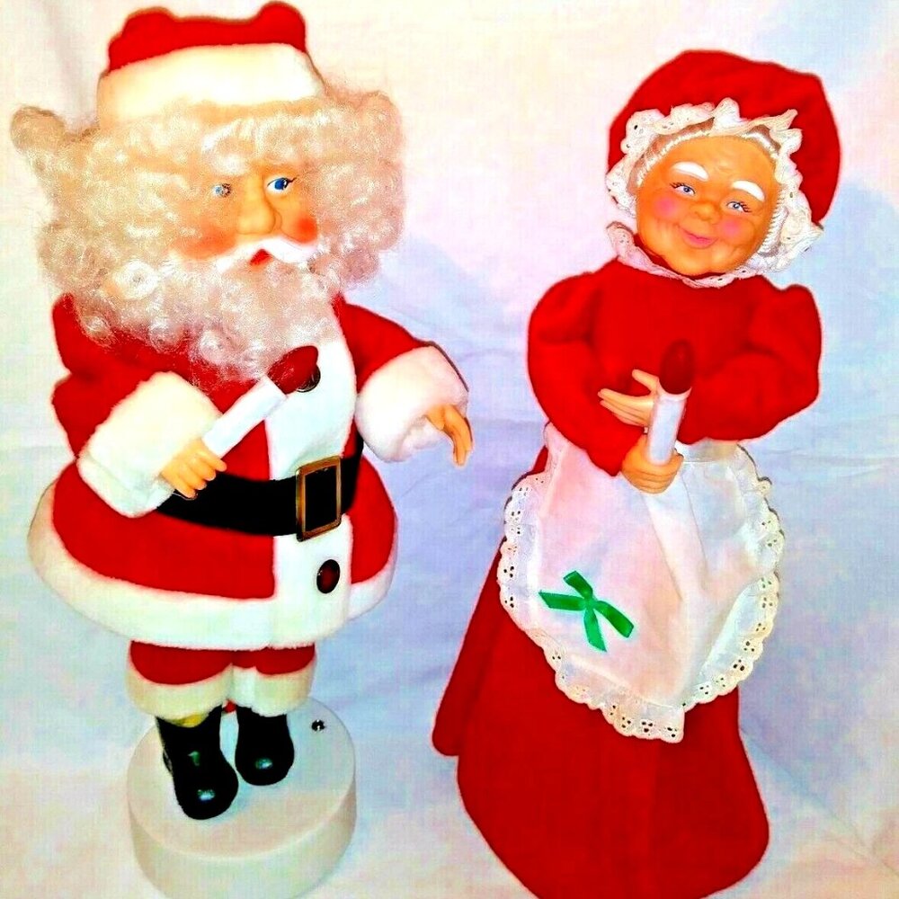 Santa & Mrs. Clause Musical Figures battery operated 12 Christmas Tunes17"